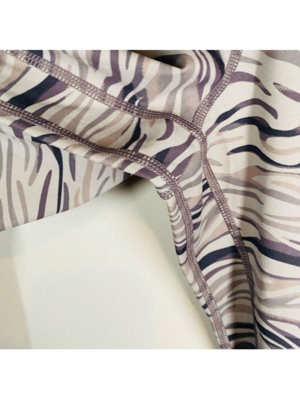 Sunzel Athletic Leggings in Shades of Gray and Purple sz 6 - Picture 4 of 5